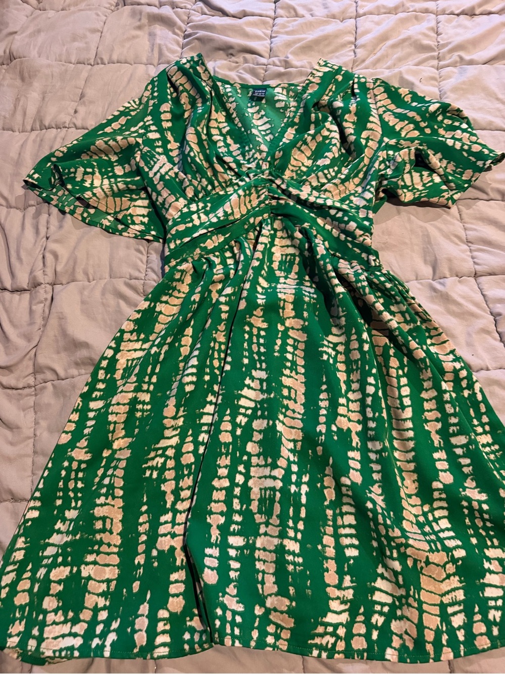 SHEIN Green and Cream Tie-Front Patterned Dress